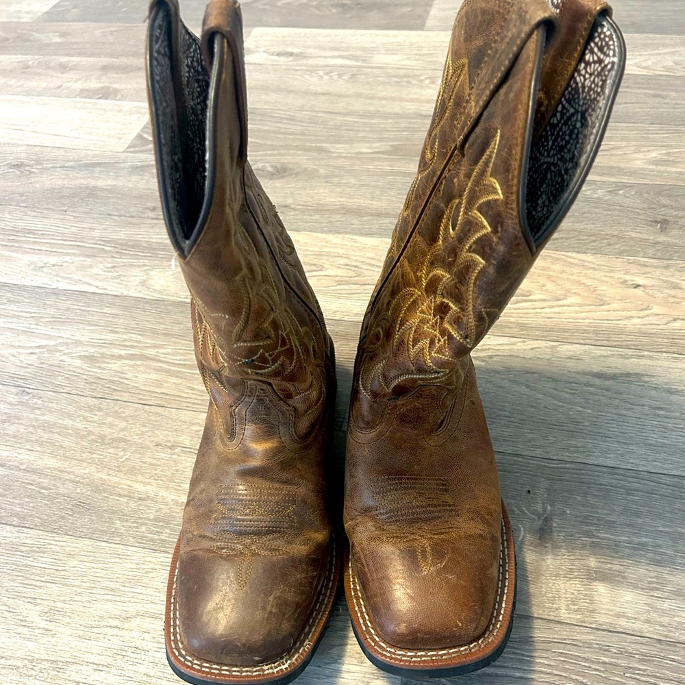 Cowgirl boots made of leather